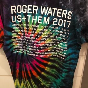 Roger Waters US + Them 2017 concert T-shirt